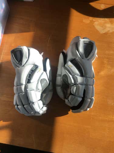 Lightly Used Goalie Maverik Rome RX3 Goalie