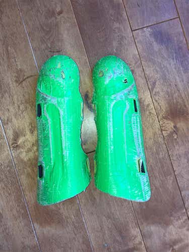 Shin Guards Used Youth Spyder Shin Guard