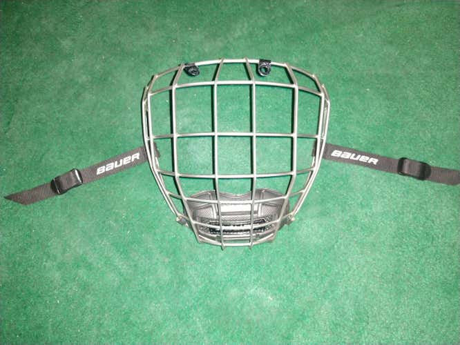New (no box) Small Bauer Helmet Cage Profile III