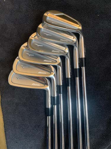 Mizuno Right Handed MP-18 MMC Stiff Flex Iron Set