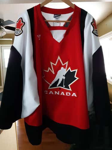 Red Used Men's Adult XXXL Warrior Jersey