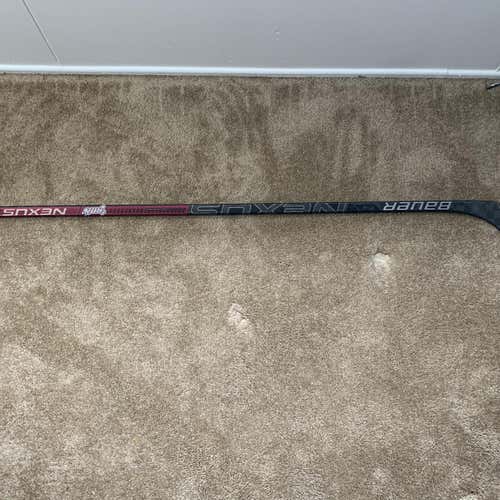 Senior Right Handed Nexus 2N Pro Toe Pattern Pro Stock Hockey Stick