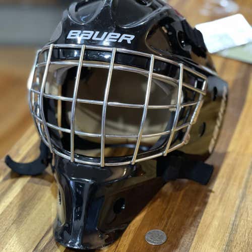 Black Senior Bauer Goalie Mask