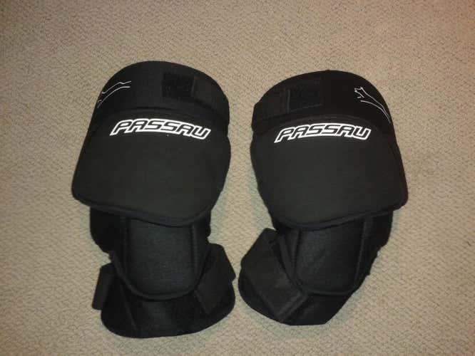 Passau SR Knee Protectors