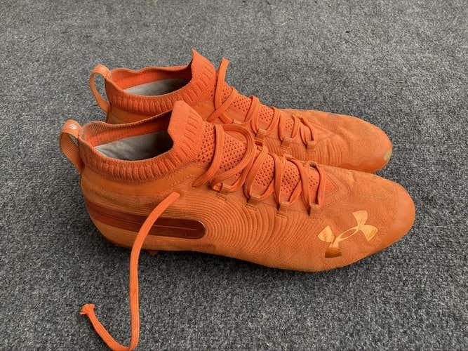 Under Armour Spotlight Cleats Mint Condition