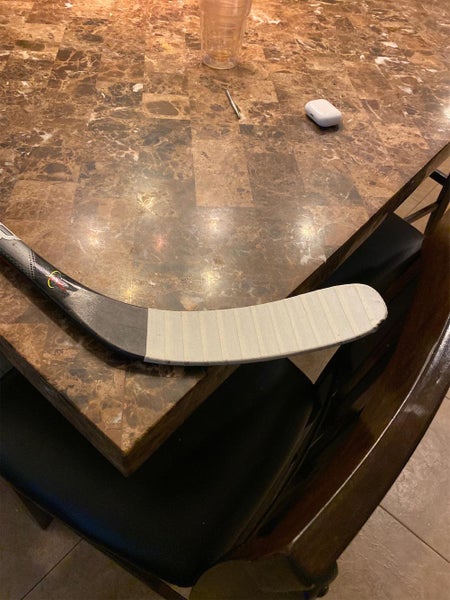 Junior Left Hand Vapor FlyLite Mid Pattern Hockey Stick