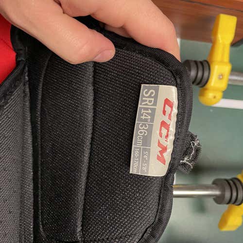 Senior CCM U+12  Shin Pads