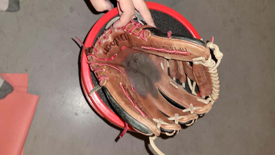 Used Wilson Right Hand Throw A2K Baseball Glove 11.5"