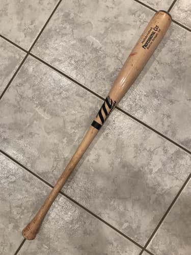 Marucci Professional Cut Maple Wood Bat (33 Inch)
