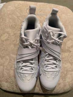 New Men's Size 10 (Women's 11) Nike