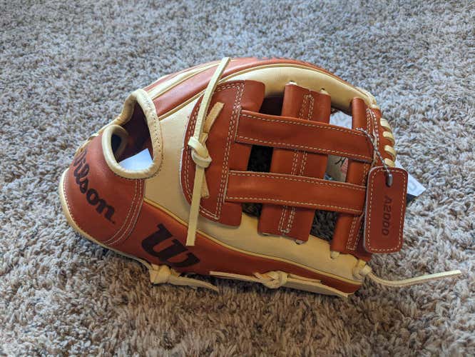NWT Wilson A2000 GOTM Baseball Glove 11.5"