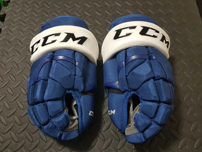 New CCM HG12 Gloves 14"