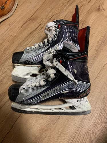Senior Bauer Vapor 1X Size 9.5 Hockey Skates