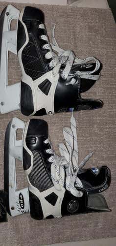 Used Youth CCM Tacks 952 Pro Lite 3 Hockey Skates Regular Width Size 5