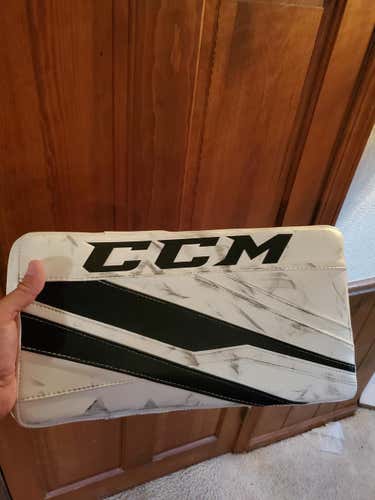 White Used Senior CCM Full Right Extreme Flex III E3.9