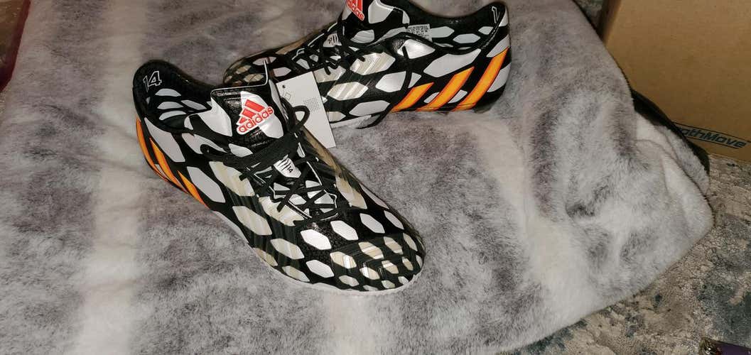 White New Men's Size 9.0 (Women's 10) Molded Cleats Adidas Cleats