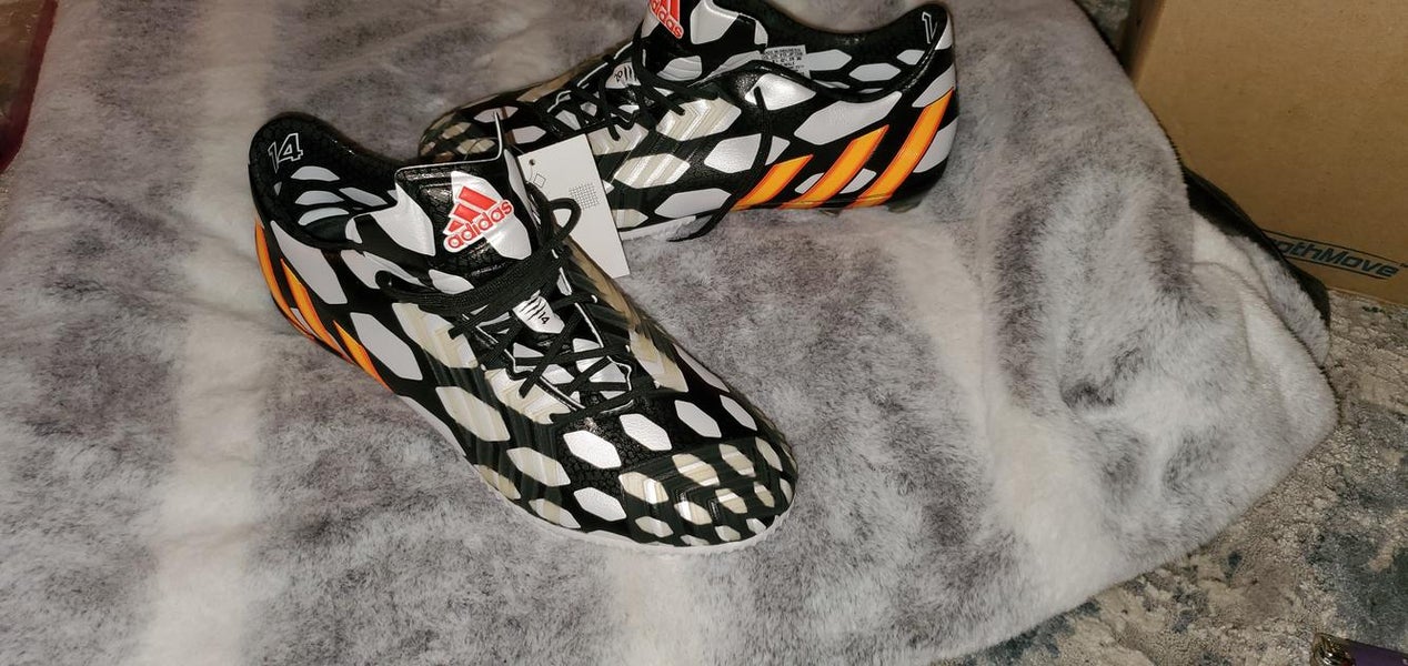 White New Men's Size 9.0 (Women's 10) Molded Cleats Adidas Cleats