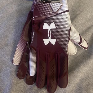 New Under Armour UA Spotlight Gloves Large Burgundy Receiver Gloves
