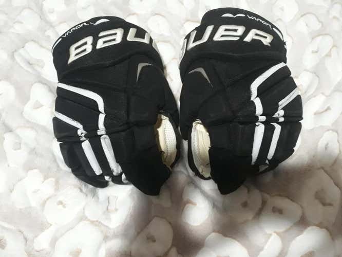 Black Used Senior Bauer Vapor APX2 Pro Gloves 14"