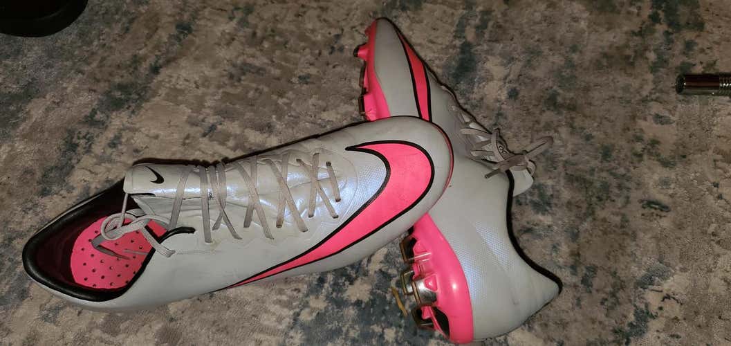 Silver Used Unisex Size 9.0 (Women's 10) Molded Cleats Nike Mercurial Superfly Cleats