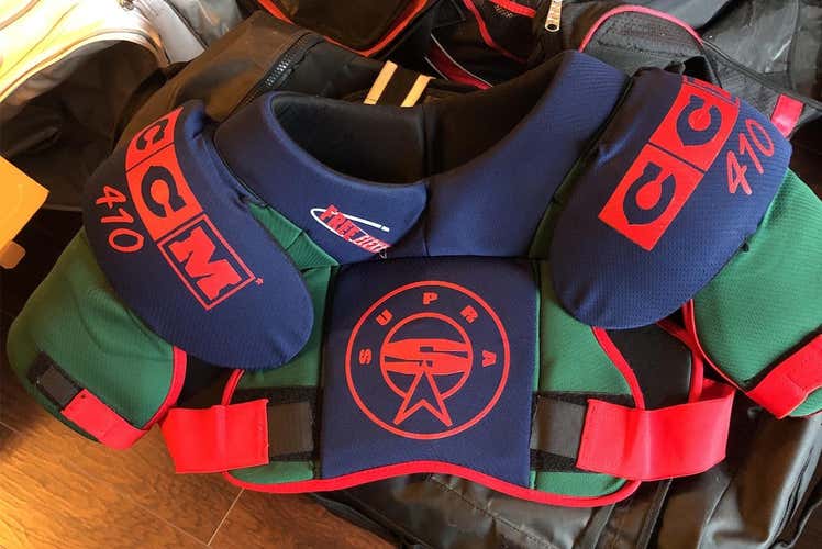 Senior Extra Large CCM Supra 410 Shoulder Pads