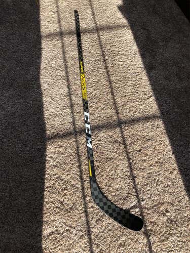 Junior Left Hand Super Tacks AS2 Pro Mid Pattern Hockey Stick