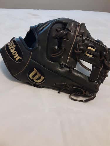Black Used Adult Wilson Right Hand Throw Infield A2000 Baseball Glove 11.25"