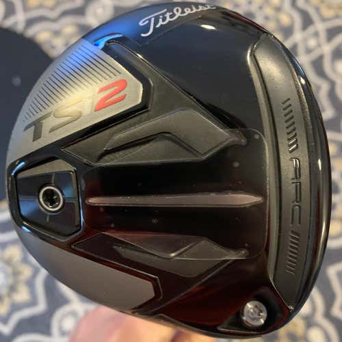 Titleist Right Handed TSi2 Regular Flex 3 Wood Fairway Wood