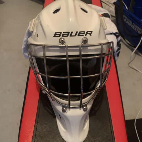 White Senior Bauer 940x  Goalie Mask