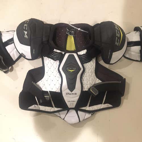 Great Condition CCM Ultra Tacks  Shoulder Pads