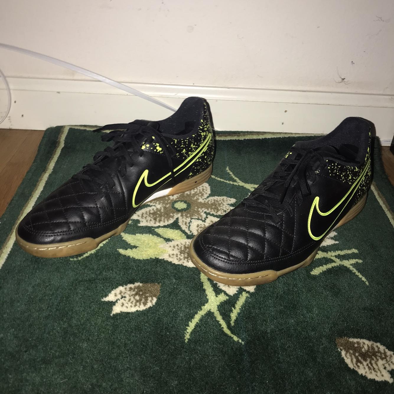 Black Men's Indoor Nike Tiempo legend 