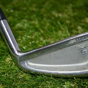 Titleist 	Dci 	6 Iron 	Right Handed 	37.25"	Graphite 	Stiff	New Grip