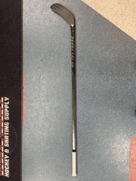 Senior Right Handed Supreme Ultra Sonic Toe Pattern Hockey Stick
