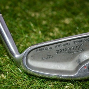 Titleist 	DTR	6 Iron 	Right Handed 	38"	Steel 	Stiff	New Grip