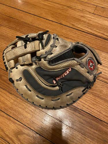 Gray Used Kid Pitch (9YO-13YO) Easton Right Hand Throw First Base Stealth Baseball Glove 11"