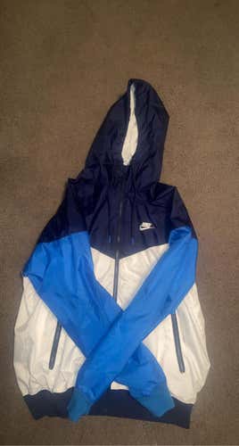 Men’s Nike Windbreaker With Hood Size Medium