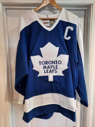 1980's WENDEL CLARK TORONTO MAPLE LEAFS JERSEY