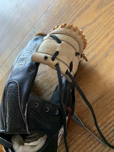 ***WILSON A2000 WEB*** Black Used High School/College Adidas RHT EQT Baseball Glove 11.75"