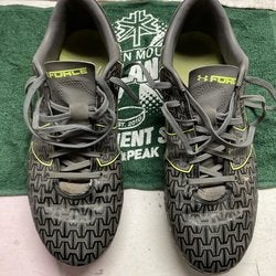 Black Used Unisex Size 9.5 (Women's 10.5) Molded Cleats Under Armour ClutchFit Force 3.0 Cleats