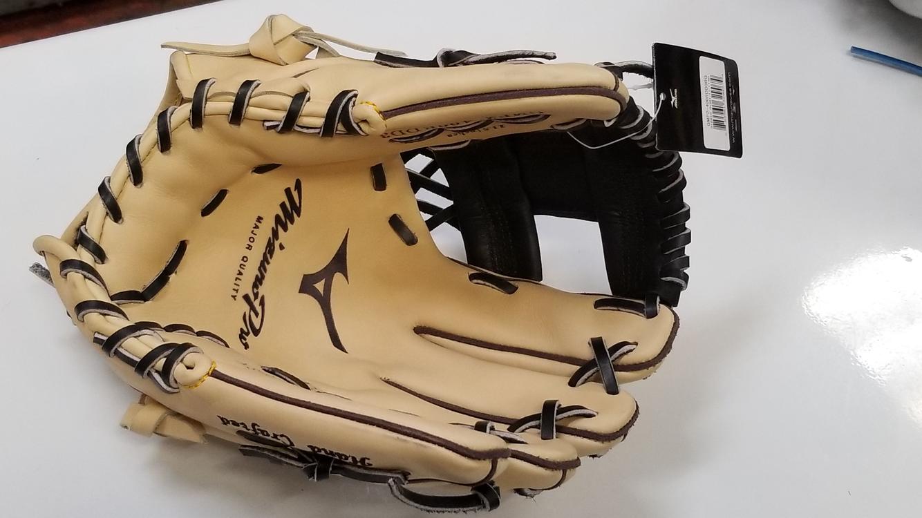 Mizuno Pro Infield Glove 11.5�, Didi Gregorius Glove - Mizuno USA