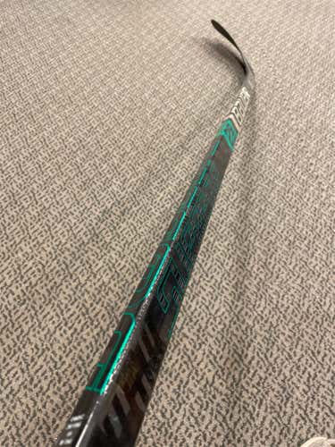 Senior Right Handed Supreme 2S Pro P92 Pattern Pro Stock Hockey Stick