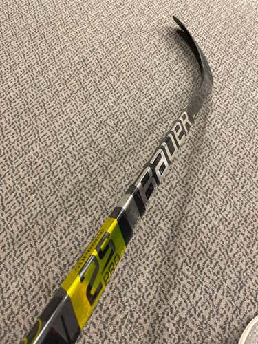 Senior Right Handed Supreme 2S Pro P92 87 Flex Pattern  Hockey Stick