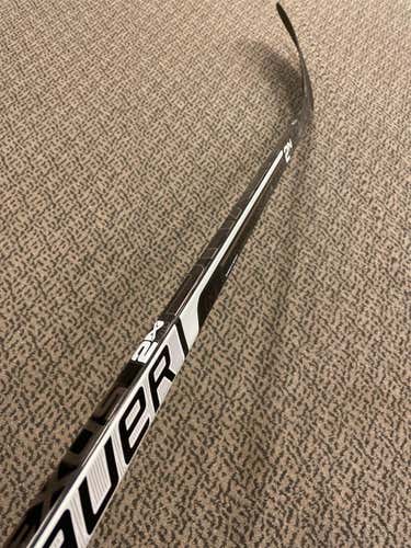 Senior Right Handed Nexus 2N Pro P92m 87 Flex Pattern Pro Stock Hockey Stick