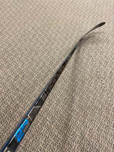 Senior Left Hand Nexus 2N Pro P28 87 Flex Pattern Hockey Stick