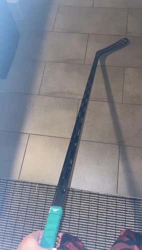 Intermediate Right Handed Vapor flylite shadow series   Hockey Stick