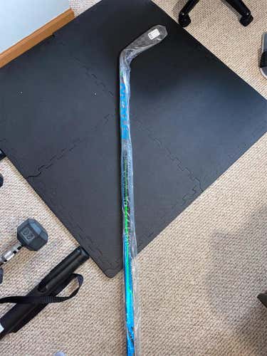 Senior Right Handed Nexus Geo Mid Pattern  Hockey Stick