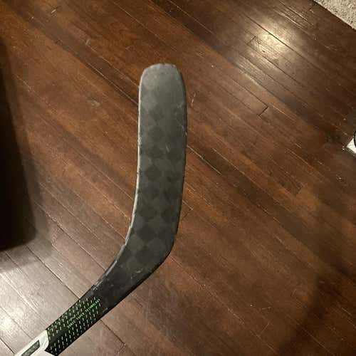 Senior Left Hand Supreme Ultra Sonic Toe Pattern Pro Stock Hockey Stick