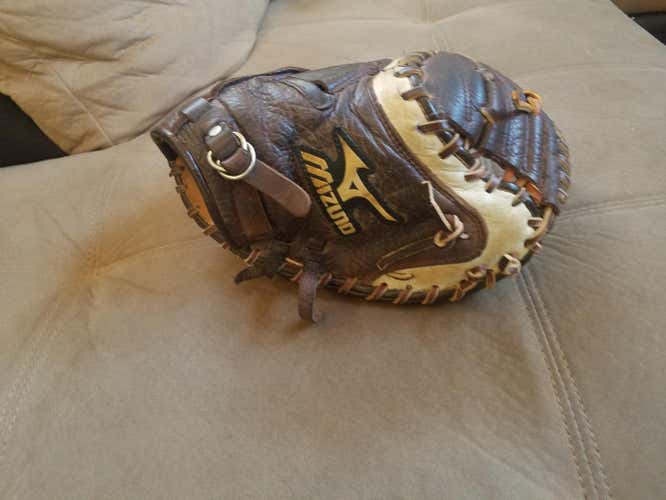 MIZUNO GXC99 RHT 33.5" CATCHER GLOVE