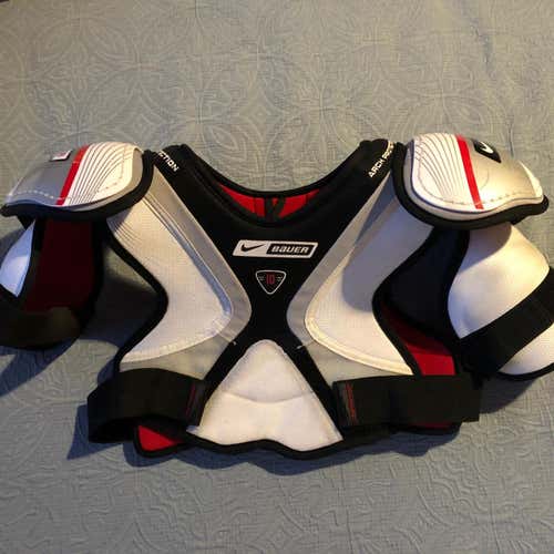 Senior Medium Bauer Supreme 10  Shoulder Pads - Clean