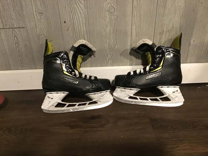 Used Junior Bauer Supreme S25 Hockey Skates Regular Width Size 4